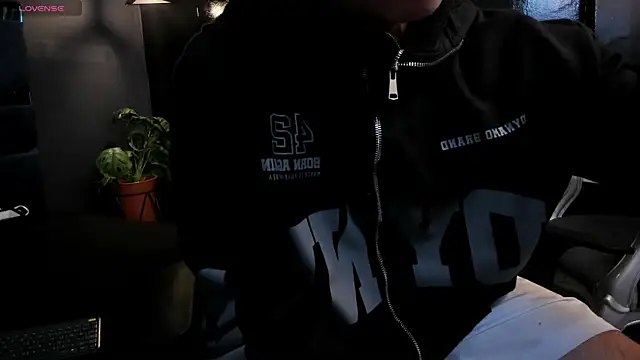 Eryonbradley online show from January 7, 11:23 am