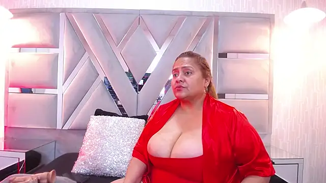 MonzerratBoyer online show from November 24, 6:02 am