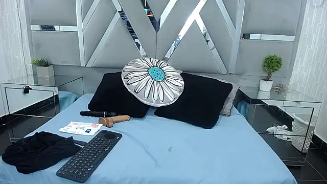 MonzerratBoyer online show from January 11, 7:19 pm