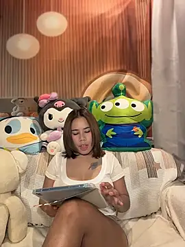 Snapshot of Kath_C chatting on July 7, 8:18 am Kath C online show from July 7, 8:18 am