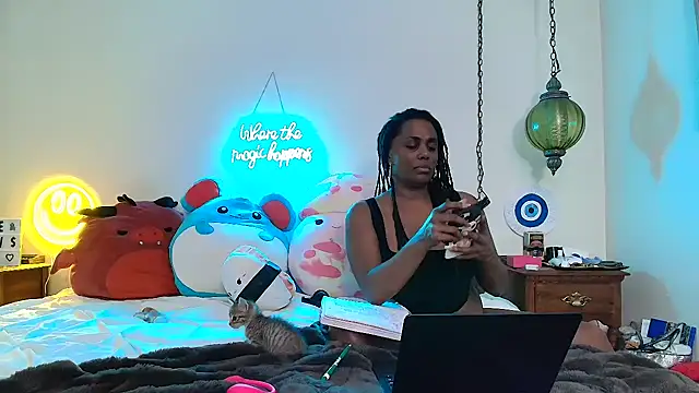 Snapshot of GigiMcFee chatting on September 12, 4:34 am GigiMcFee online show from September 12, 4:34 am