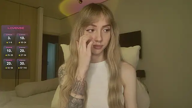 Lunainnk online show from May 8, 1:22 am