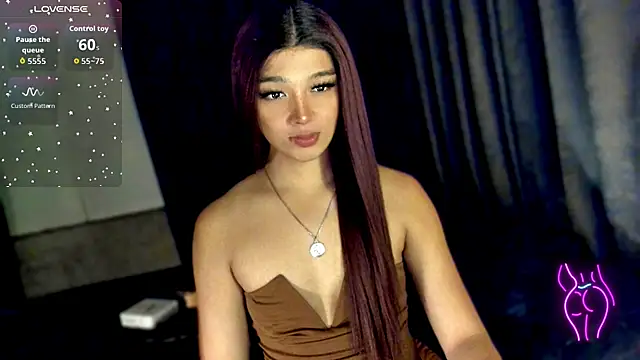 Snapshot of TrinityFucksYou chatting on February 19, 12:45 pm TrinityFucksYou online show from February 19, 12:45 pm