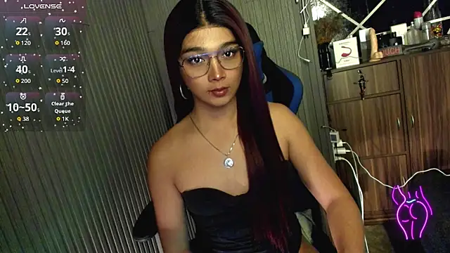 Snapshot of TrinityFucksYou chatting on February 20, 5:02 pm TrinityFucksYou online show from February 20, 5:02 pm