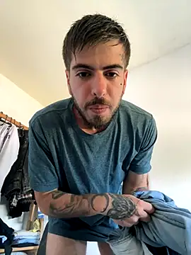 Snapshot of kirschxp chatting on October 14, 4:19 pm kirschxp online show from October 14, 4:19 pm