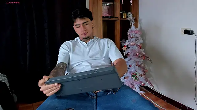 JamesDeker online show from December 22, 3:53 pm