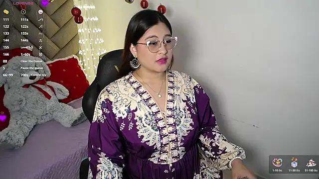 heluejamil online show from November 12, 1:28 am