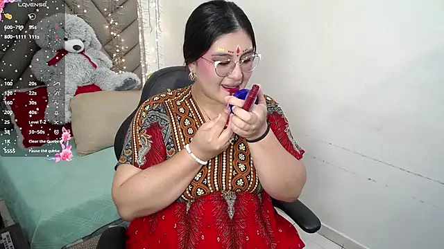 heluejamil online show from January 31, 7:45 pm