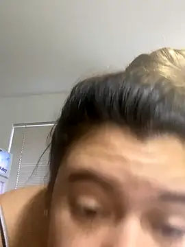 Snapshot of Velveet_x chatting on November 12, 11:32 am Velveet x online show from November 12, 11:32 am