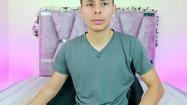 lana and liam  online show from December 18, 9:26 am