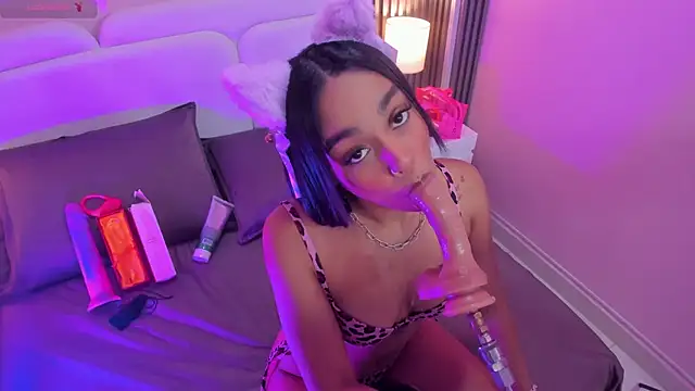 Clawdeen  wolf online show from October 16, 7:59 pm