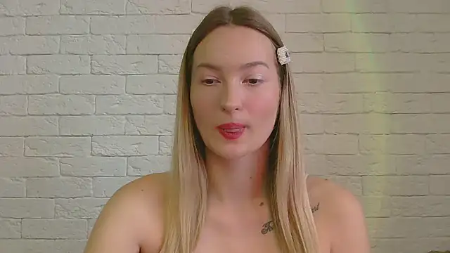 Snapshot of Alice_Sweet_01 chatting on November 12, 12:05 pm Alice Sweet 01 online show from November 12, 12:05 pm