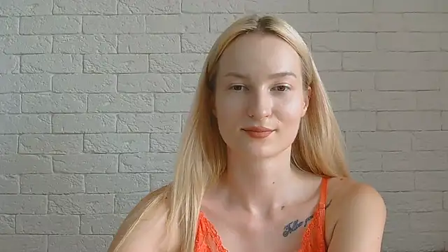 Snapshot of Alice_Sweet_01 chatting on July 1, 2:18 pm Alice Sweet 01 online show from July 1, 2:18 pm