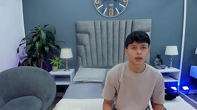 stephane rouss online show from October 21, 9:15 pm