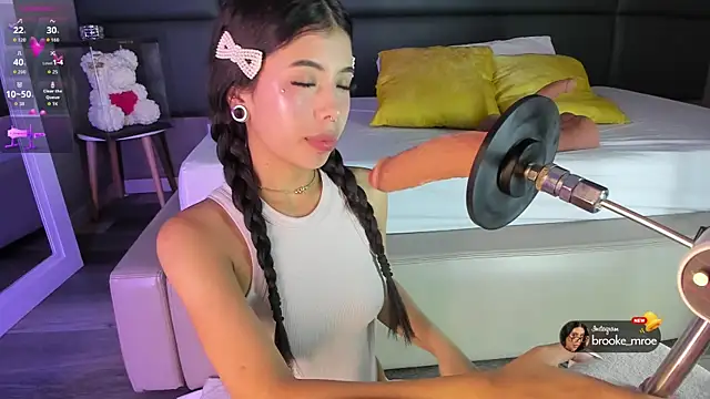 Brooke monroe online show from October 16, 4:30 pm