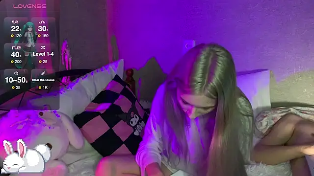 Snapshot of Elaincutee chatting on September 19, 10:32 pm Elaincutee online show from September 19, 10:32 pm