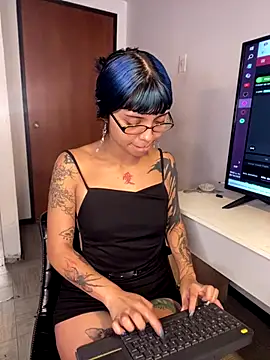 ZoeRaven Pink online show from October 20, 3:01 pm