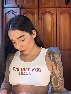 KaditaNavarro online show from April 8, 11:05 pm