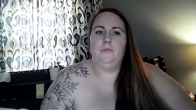 Snapshot of Domimommy420 chatting on November 4, 6:18 pm Domimommy420 online show from November 4, 6:18 pm