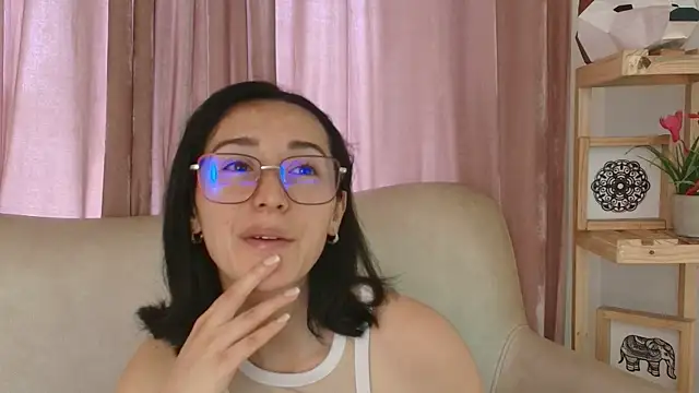 Ginevra esposito online show from April 8, 12:38 pm