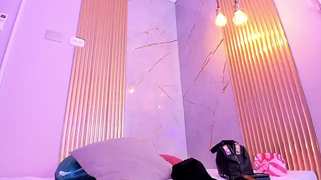 Ivone Rose  online show from November 12, 12:27 pm