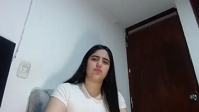 Snapshot of Electraweb_09 chatting on October 23, 7:01 pm Electraweb 09 online show from October 23, 7:01 pm