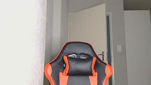 Ballenciaa online show from November 1, 7:05 pm