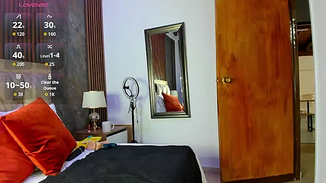 Snapshot of linda_cabal chatting on January 14, 8:47 pm linda cabal online show from January 14, 8:47 pm