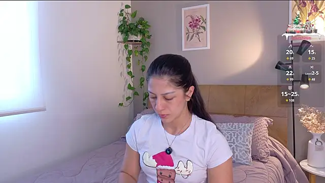 sarah rayy online show from December 15, 9:08 pm