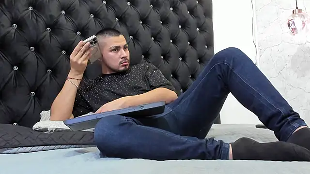AndresSterling  online show from September 22, 11:18 pm