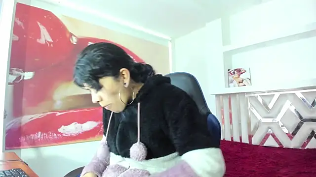 Snapshot of Raven_Rouge_ chatting on October 3, 10:51 pm Raven Rouge online show from October 3, 10:51 pm