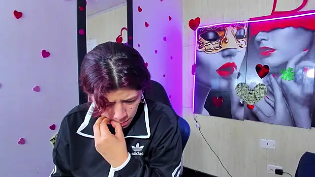 Snapshot of Raven_Rouge_ chatting on July 9, 11:47 am Raven Rouge online show from July 9, 11:47 am