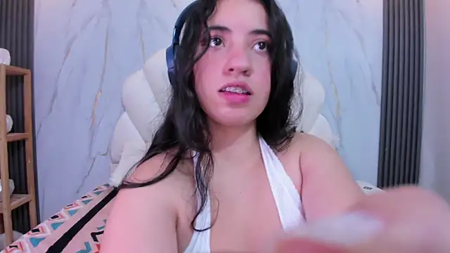 Nicol Chang online show from October 29, 7:48 pm