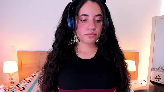 Nicol Chang online show from October 30, 7:58 pm