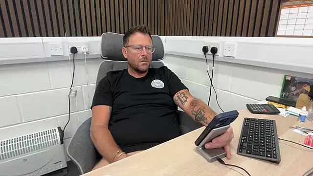 Snapshot of bilf1978 chatting on July 16, 6:41 am bilf1978 online show from July 16, 6:41 am