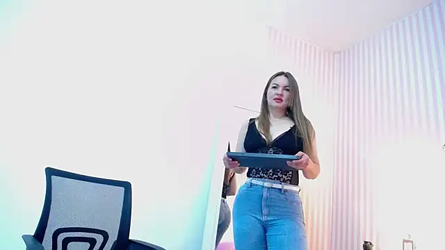 ViictoriaJones  online show from October 8, 12:58 pm