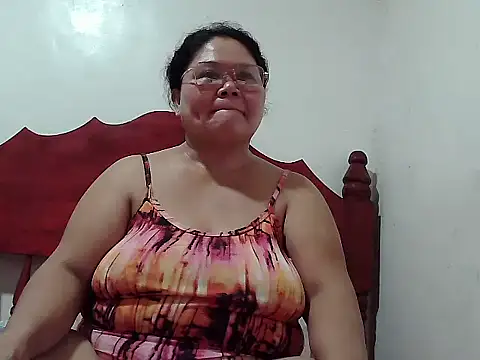 Snapshot of Mari_fvcks chatting on March 22, 9:45 am Mari fvcks online show from March 22, 9:45 am