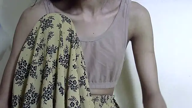 smallcuute online show from February 20, 7:14 pm