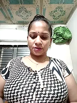 Snapshot of Payel_50 chatting on July 18, 5:50 pm Payel 50 online show from July 18, 5:50 pm