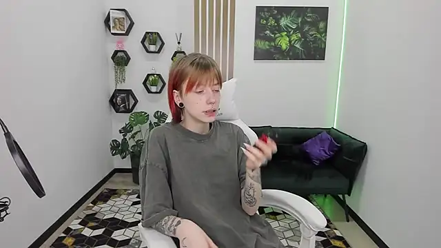 AveryLia online show from October 7, 12:08 am