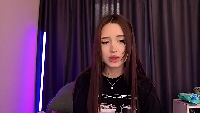 BlackEyesGirl online show from April 8, 6:24 am