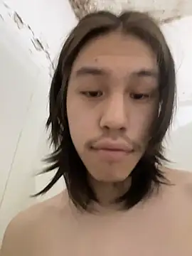 Snapshot of heytherepeoples717 chatting on October 28, 1:47 pm heytherepeoples717 online show from October 28, 1:47 pm