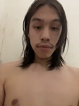 Snapshot of heytherepeoples717 chatting on November 10, 1:54 pm heytherepeoples717 online show from November 10, 1:54 pm