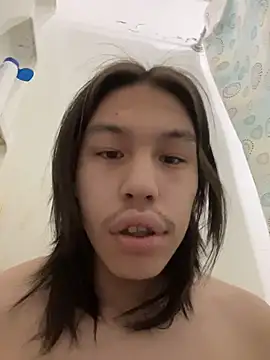 Snapshot of heytherepeoples717 chatting on November 24, 12:49 pm heytherepeoples717 online show from November 24, 12:49 pm