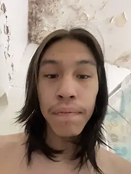 Snapshot of heytherepeoples717 chatting on December 2, 12:54 pm heytherepeoples717 online show from December 2, 12:54 pm