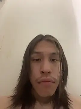 Snapshot of heytherepeoples717 chatting on December 15, 11:53 pm heytherepeoples717 online show from December 15, 11:53 pm