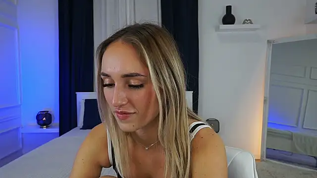 Snapshot of LenaaStar chatting on December 3, 3:21 pm LenaaStar online show from December 3, 3:21 pm