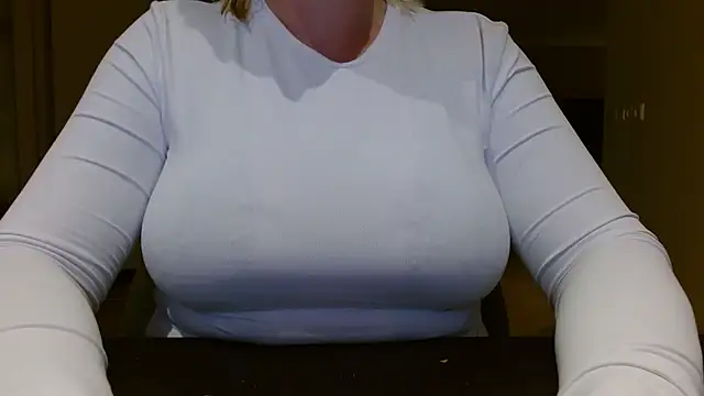 Snapshot of Esmee-Xxx chatting on November 16, 6:57 pm Esmee-Xxx online show from November 16, 6:57 pm