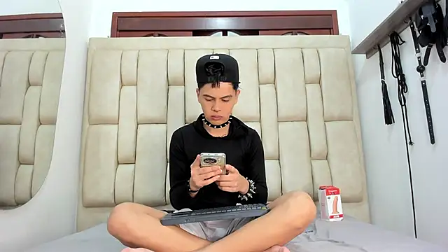 Felipe Cold online show from November 15, 2:42 am