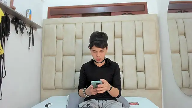 Felipe Cold online show from February 5, 2:38 am